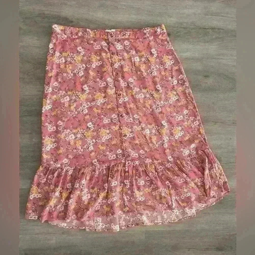 SO Cute Floral on Peach/Pink background, Button front,flare Ruffle Hem
